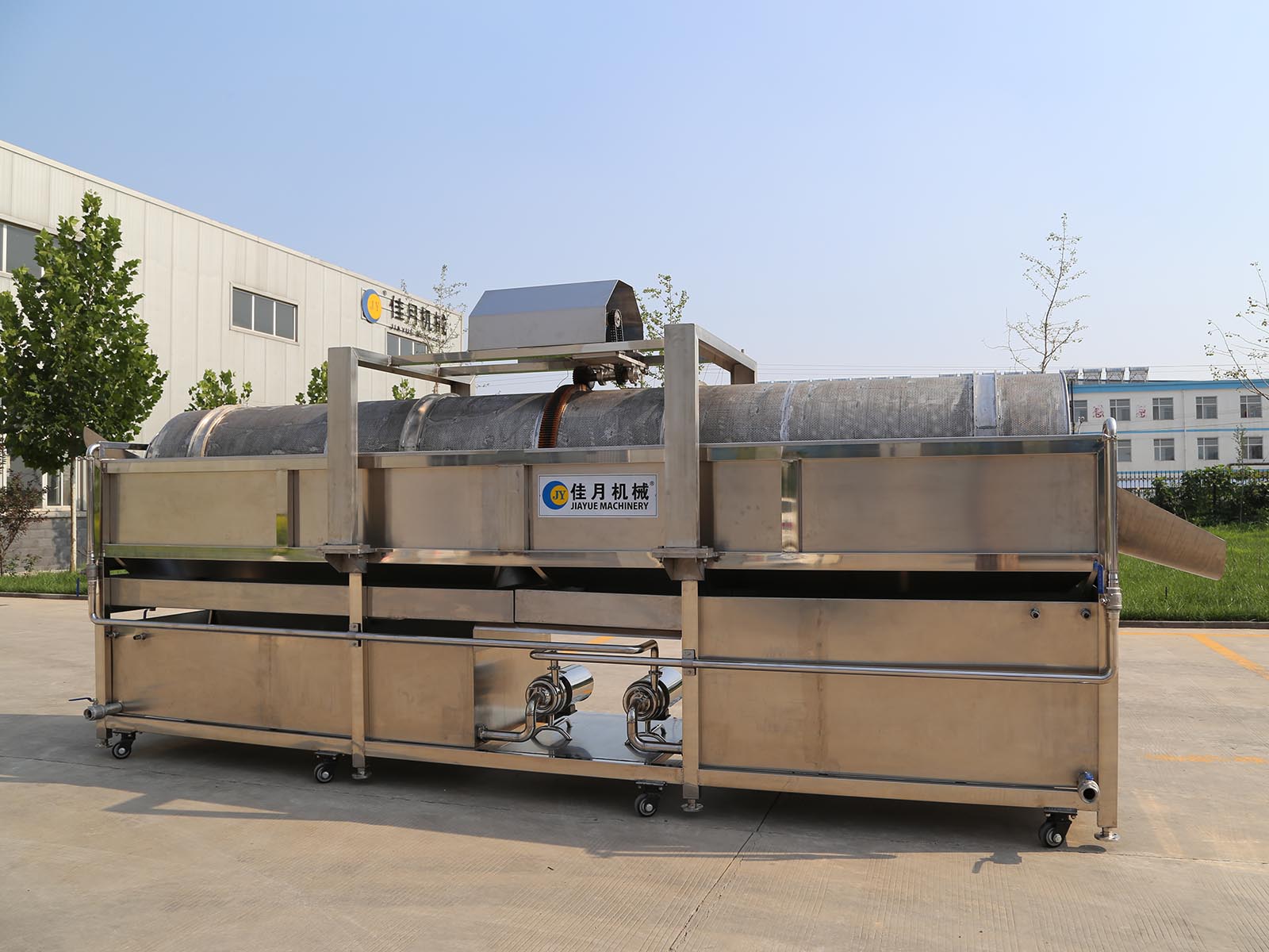 Continuous cleaning machine